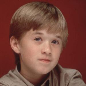 Haley Joel Osment – From “I See Dead People” to a Hollywood Story of Resilience