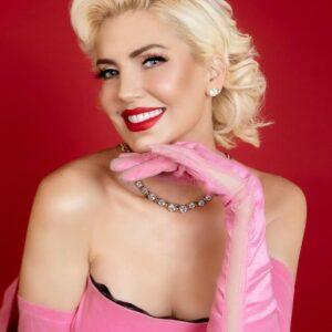 Isabel Madow: A Timeless Icon Redefining Beauty and Confidence at 52