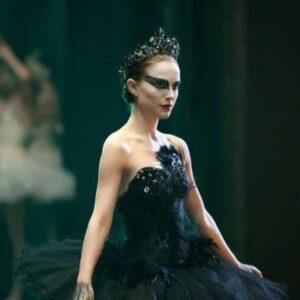 Natalie Portman pushed through a dislocated rib with no on-set medic.